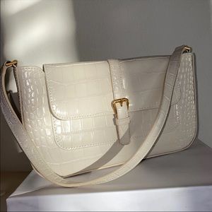 by far Miranda bag
Croc white